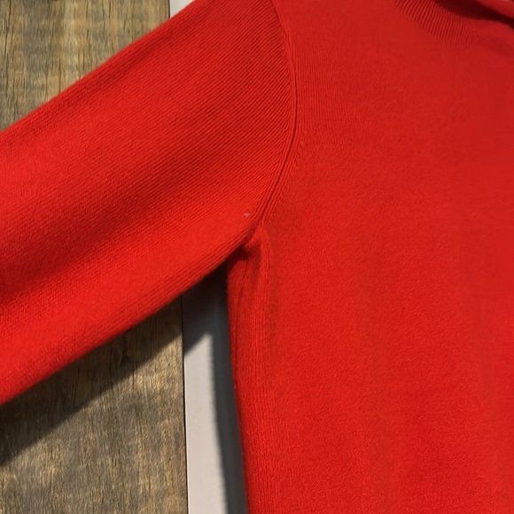 French Connection Sweater size small - Picture 4 of 10